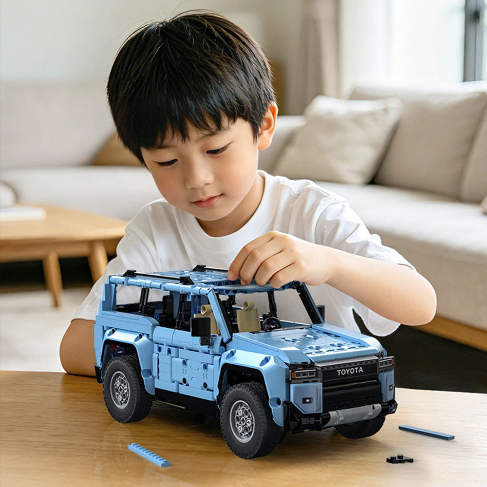 CaDA Toyota Land Cruiser (J250) 1: 14 Offroader Modell C51209W